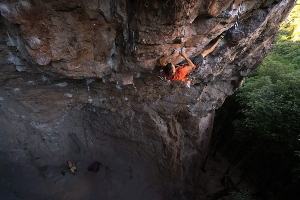 Outdoor Rock-Climbing Photography with Thibaut Marot - 00