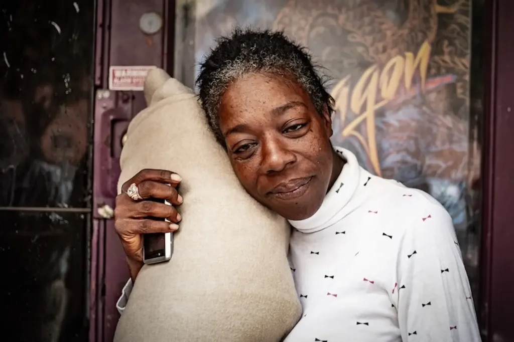 The Beauty of Street Portraits with Photographer Jan Armor - 00