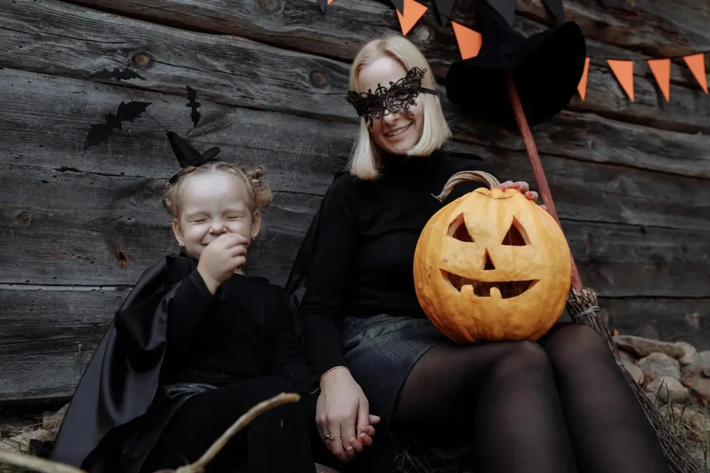 Halloween Photoshoot Ideas for Terrifyingly Spooky Shots - 17