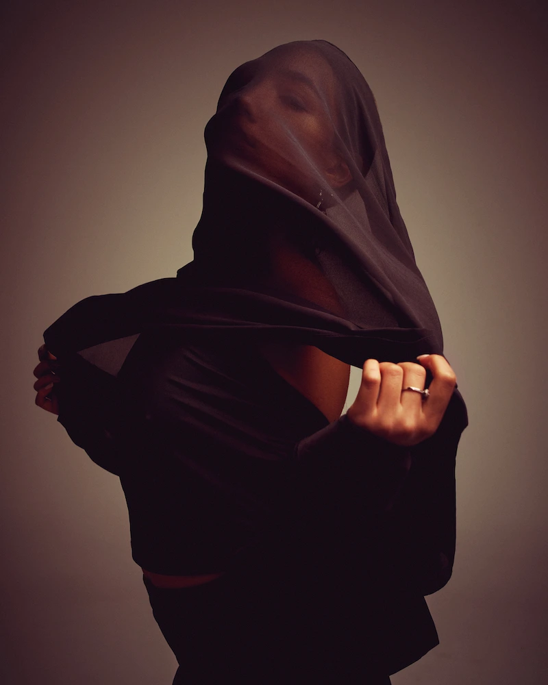 Capturing Studio Portraits with Fashion Photographer Elmer Eraña - 09